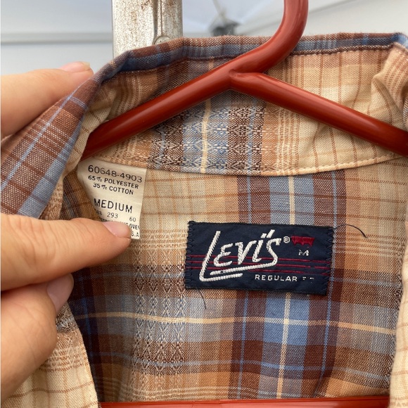 Levi’s button down - Picture 3 of 4